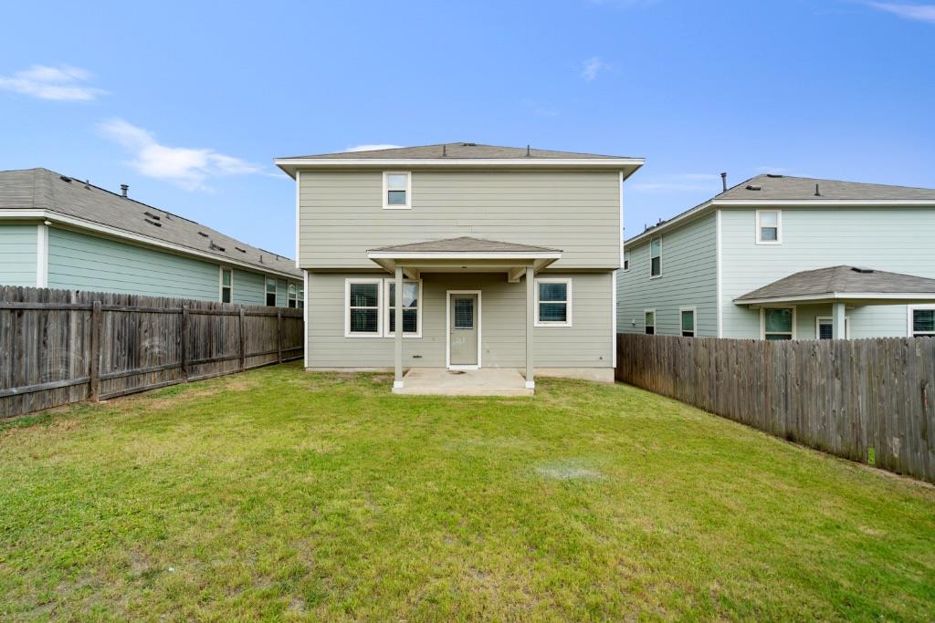467 Twisted Oaks LN