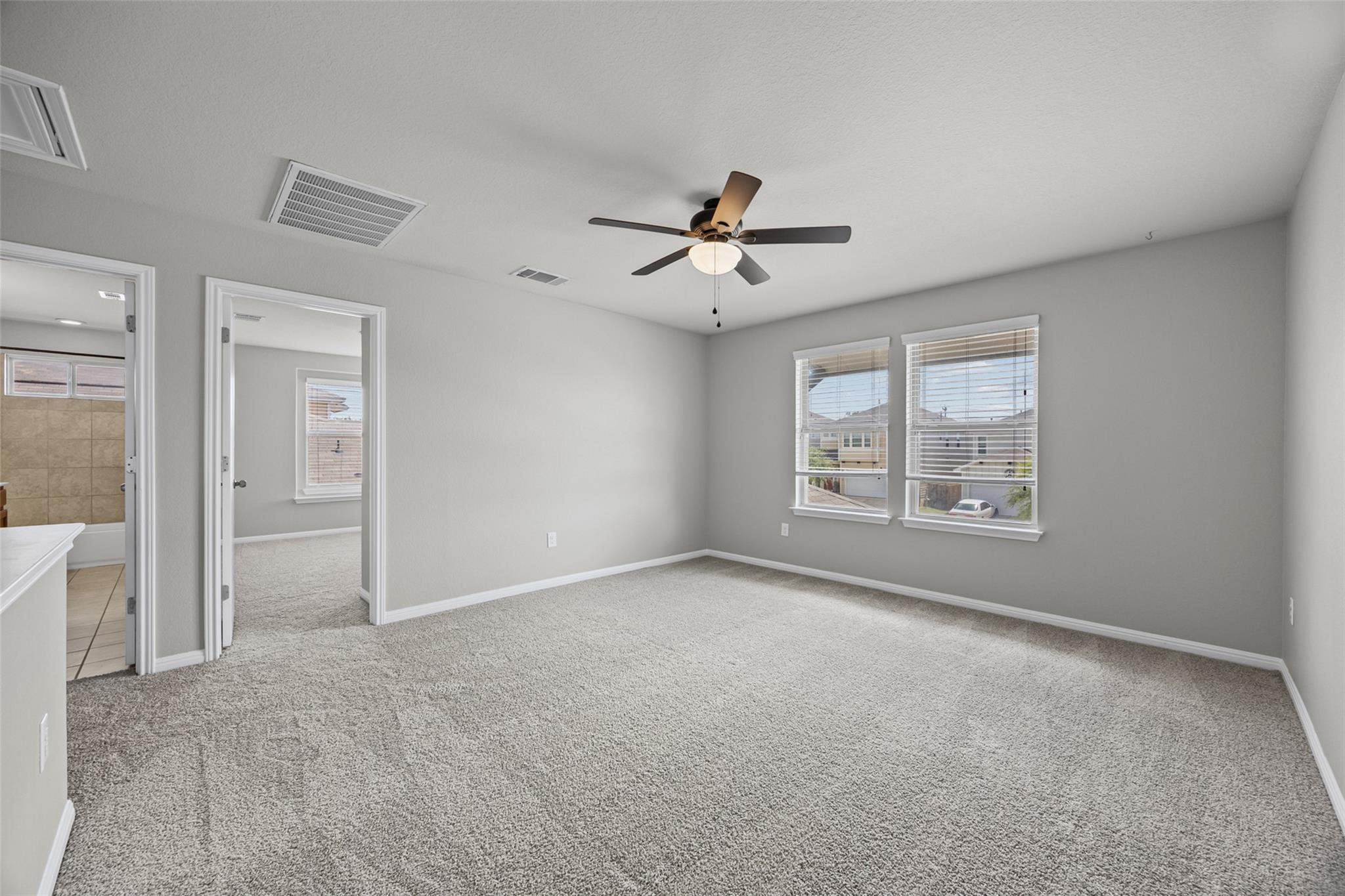 467 Twisted Oaks LN