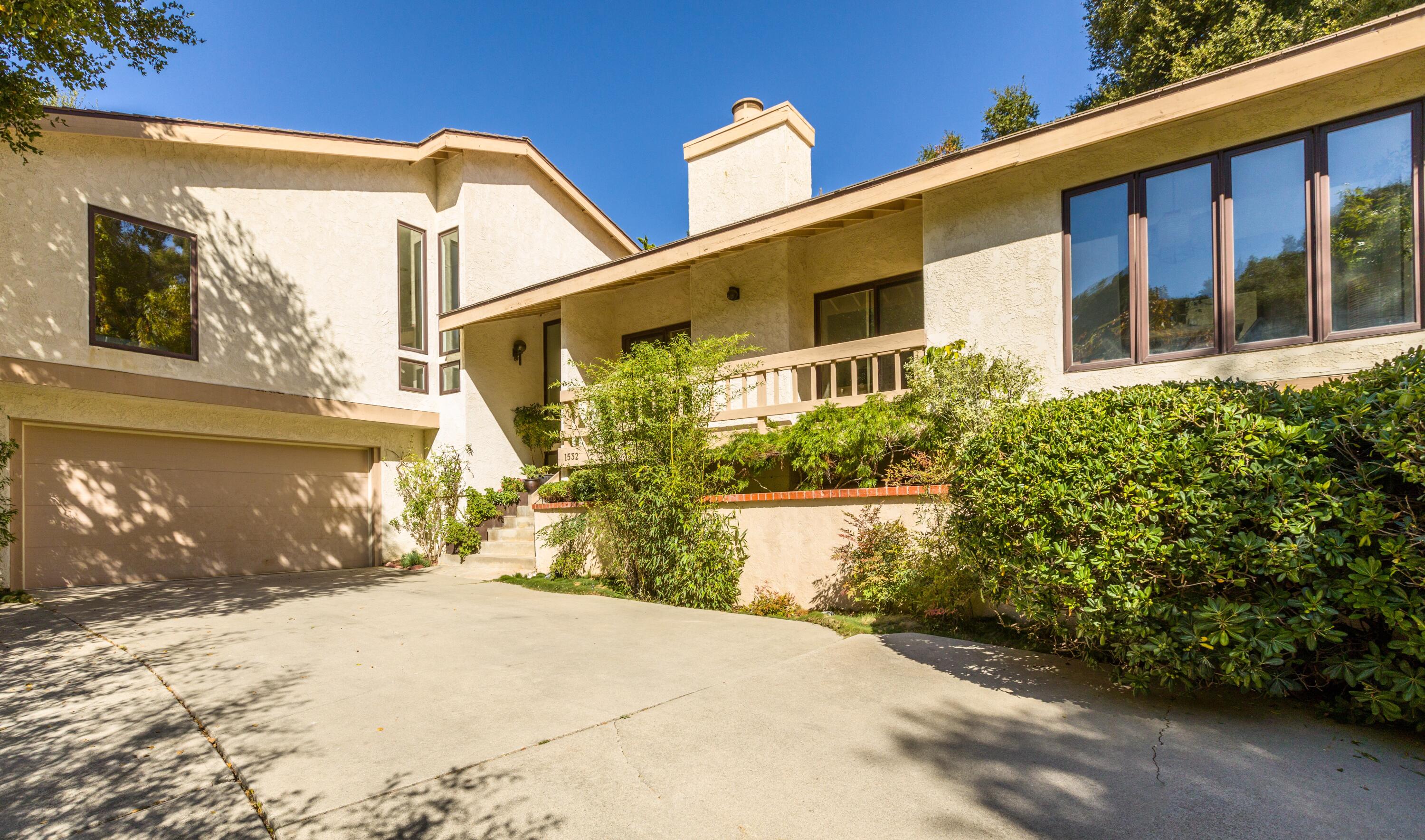 1532 Manitou Road
