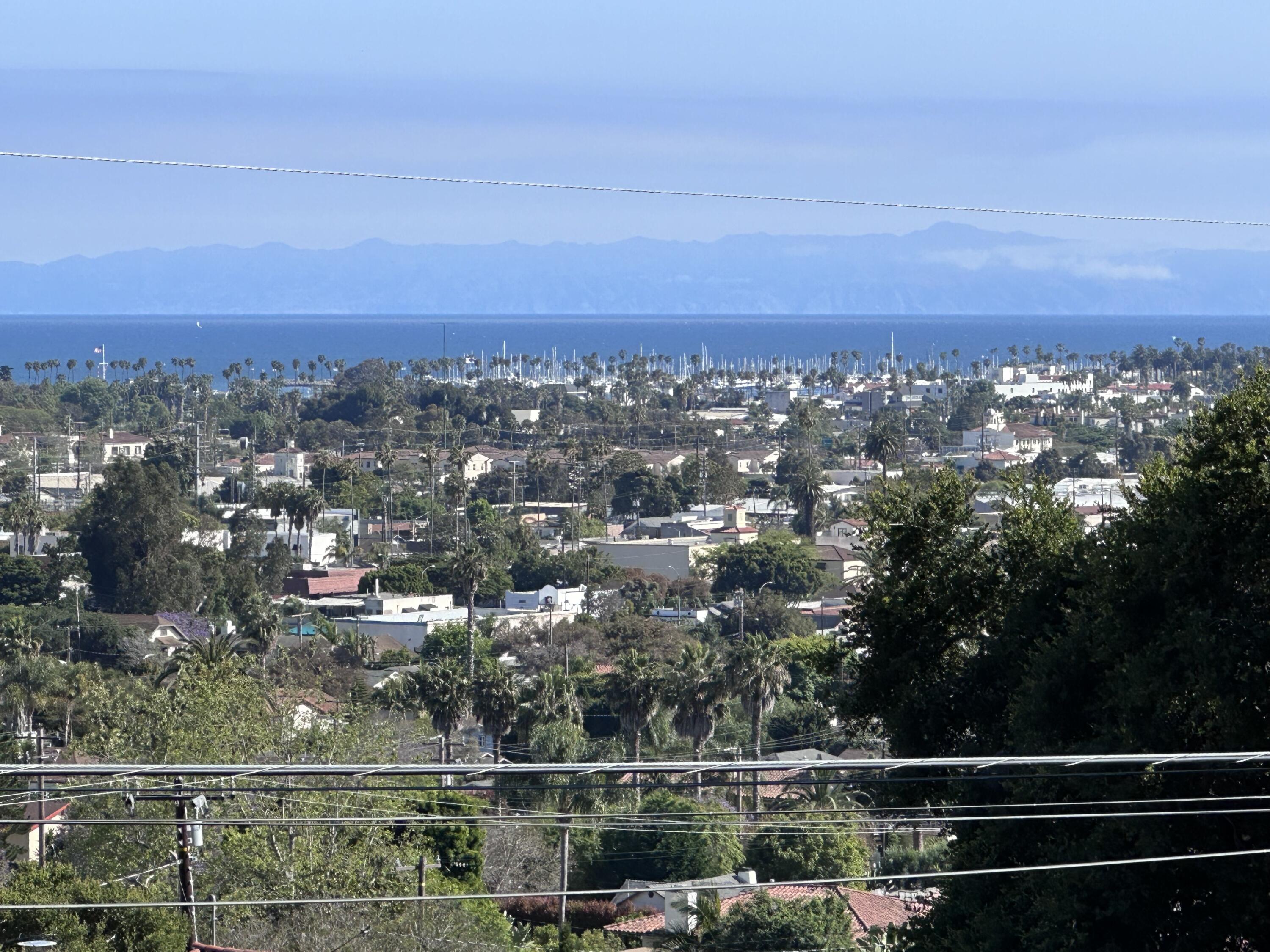 1252 De La Guerra Road