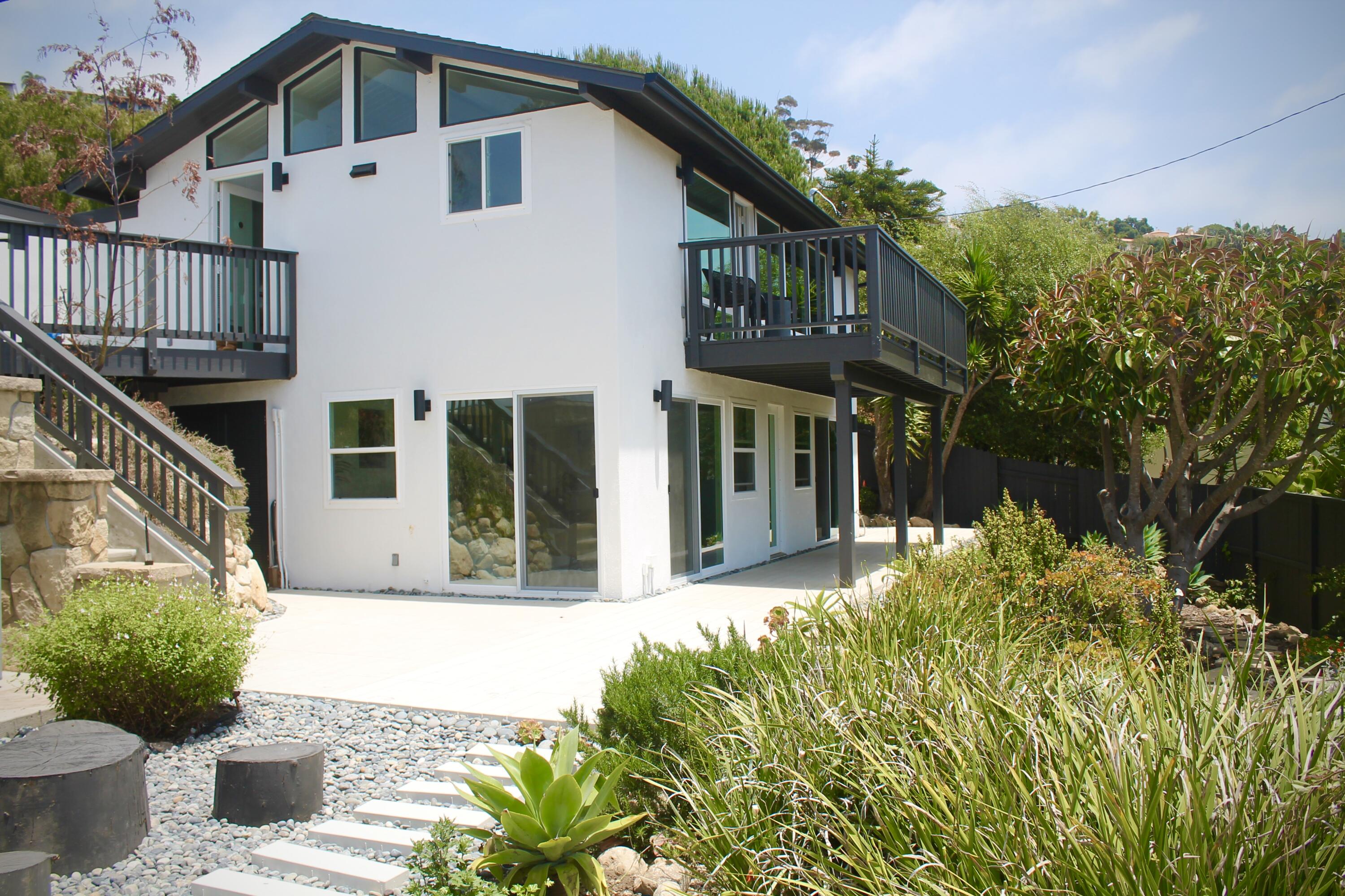 1252 De La Guerra Road