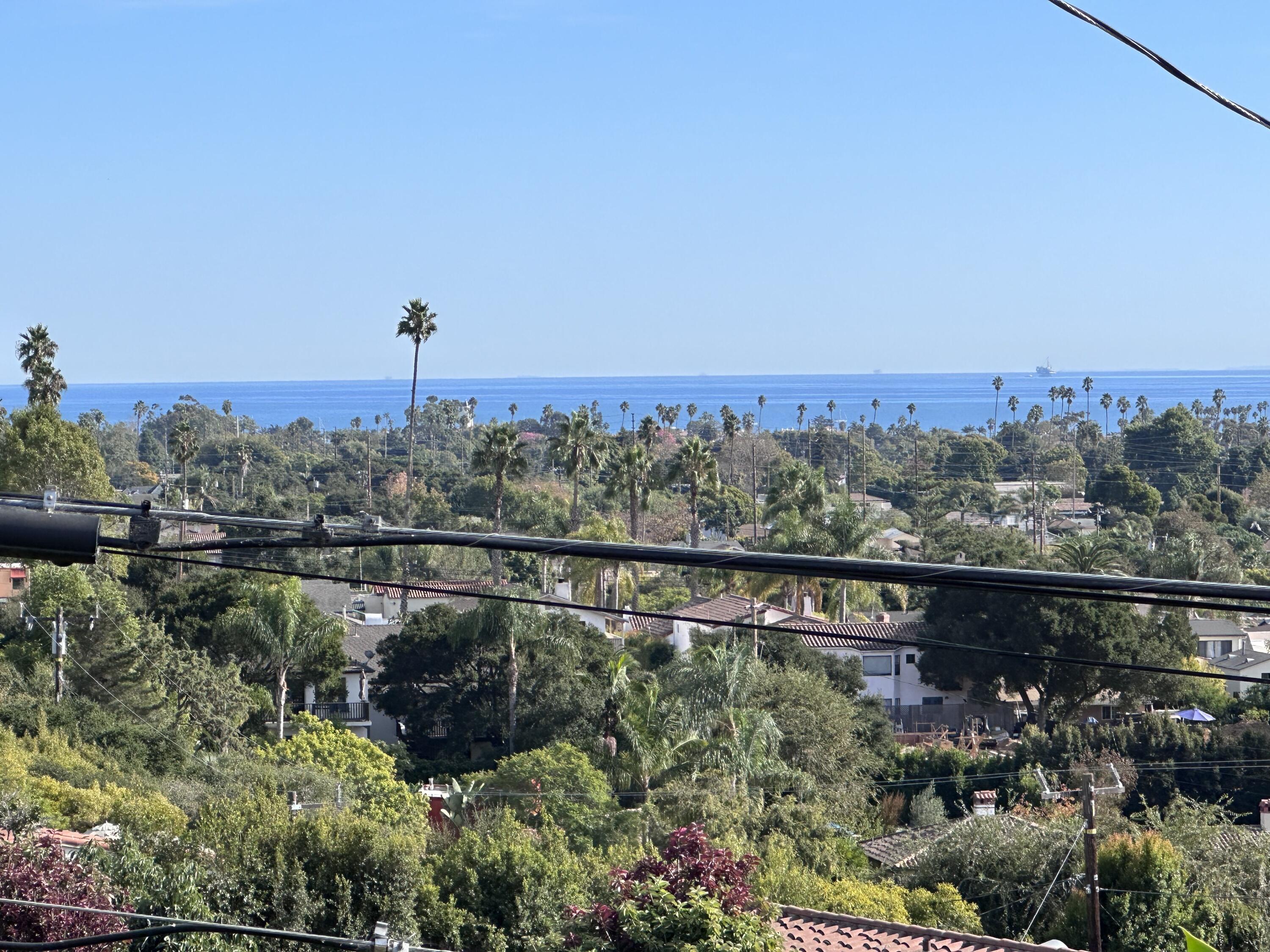 1252 De La Guerra Road