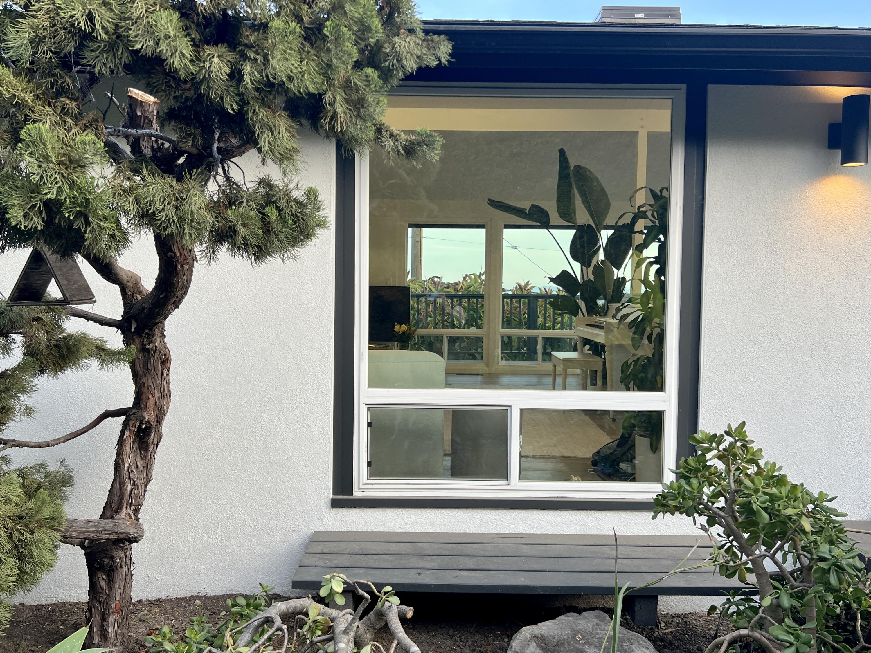 1252 De La Guerra Road