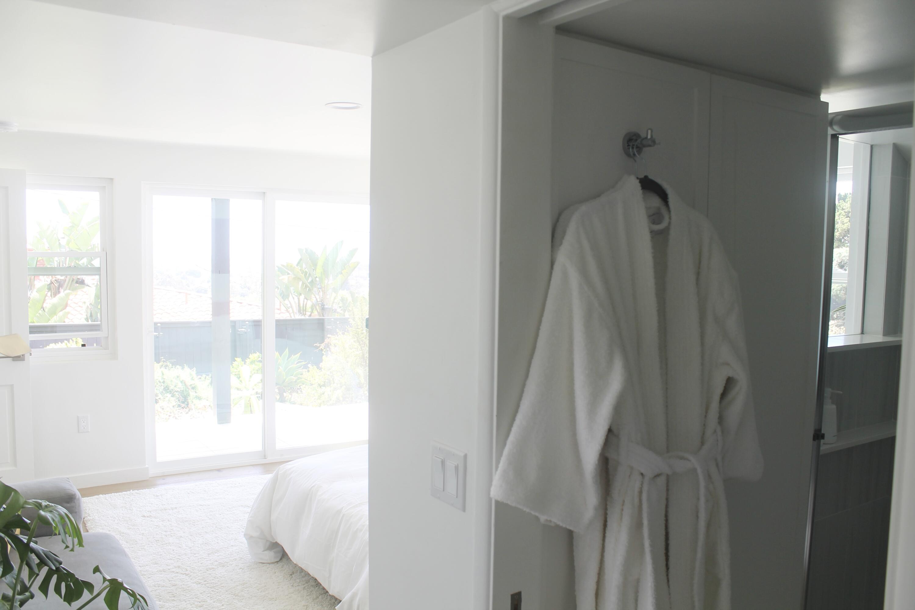 1252 De La Guerra Road