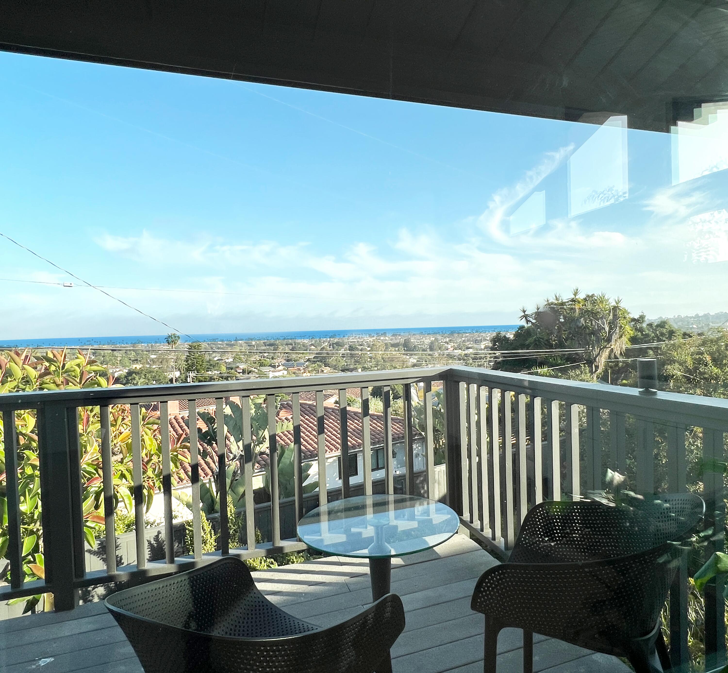 1252 De La Guerra Road