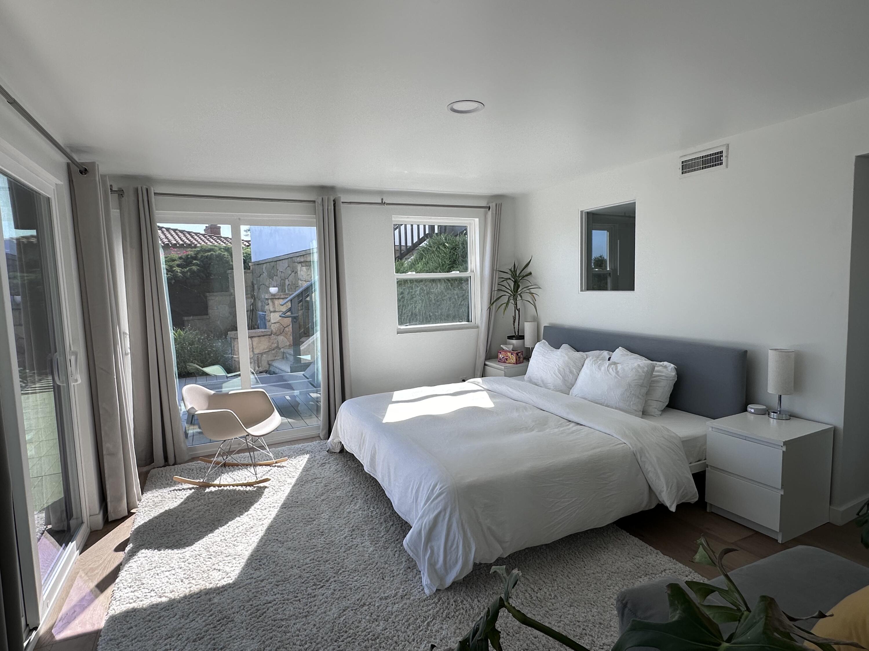 1252 De La Guerra Road