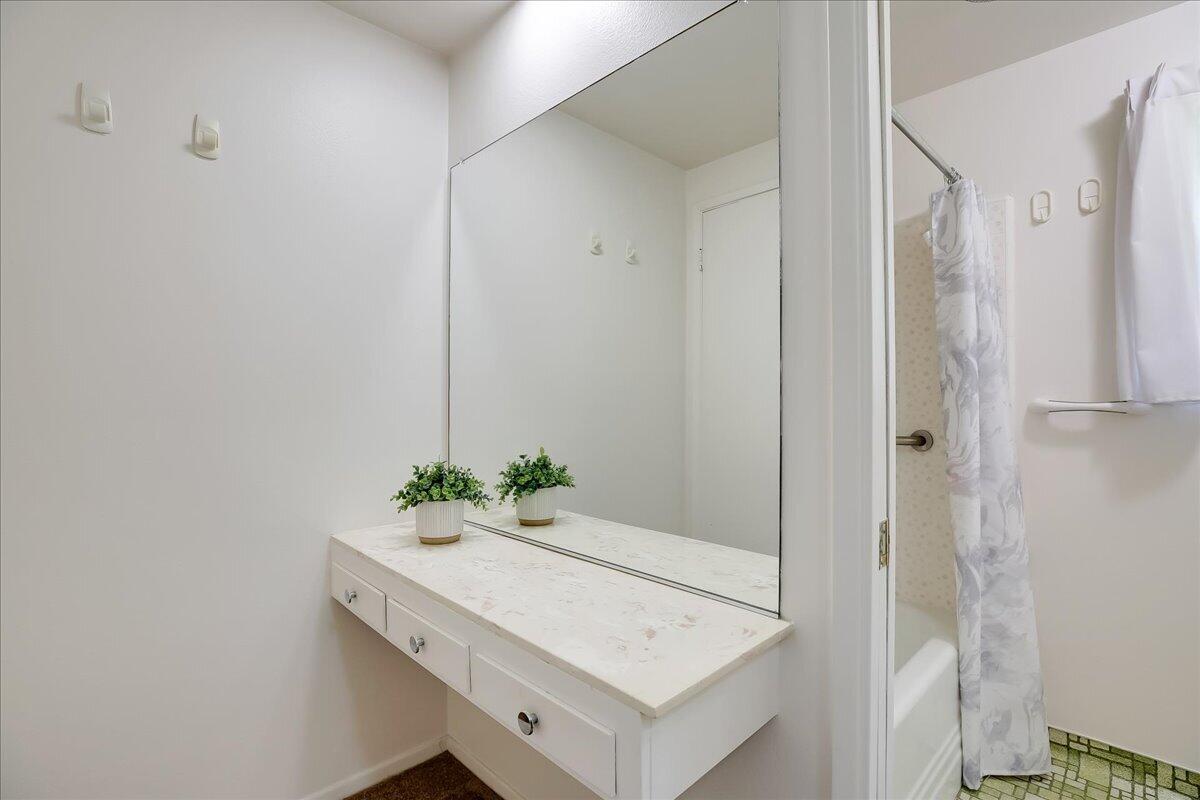 360 Moreton Bay Lane Unit 1