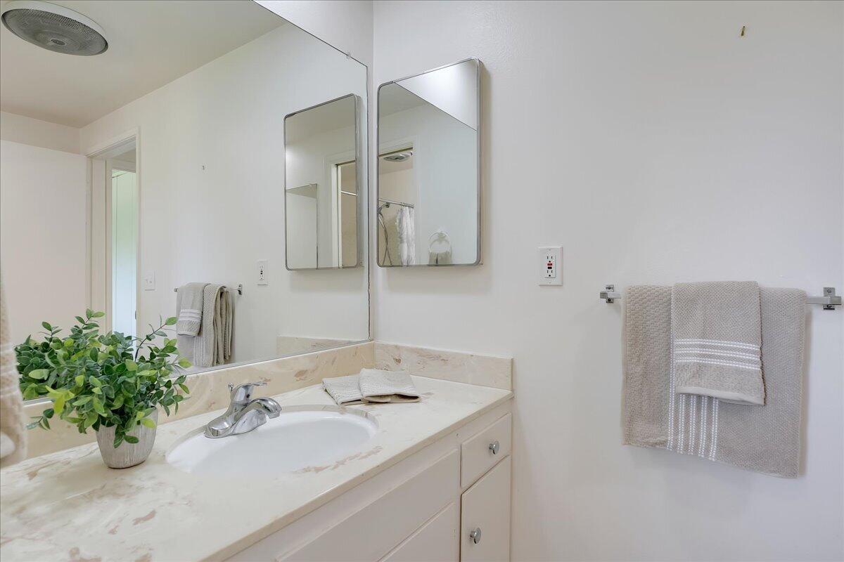 360 Moreton Bay Lane Unit 1