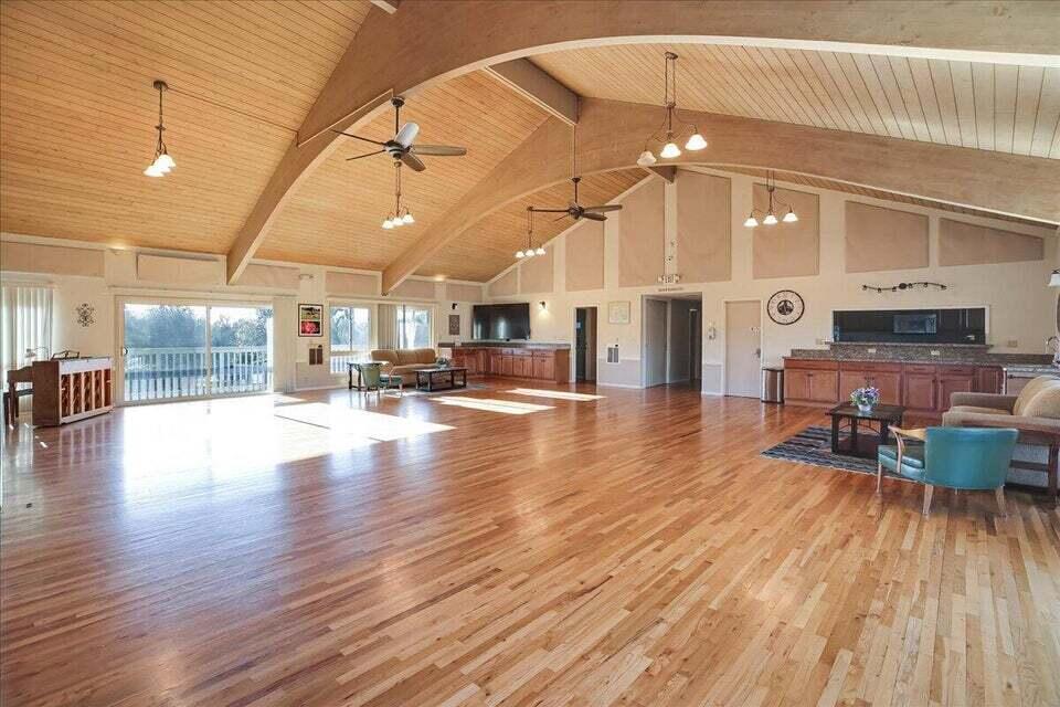 360 Moreton Bay Lane Unit 1