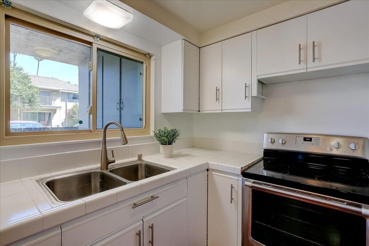301 Moreton Bay Lane Unit 2