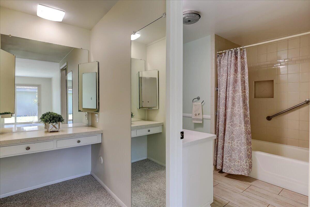 301 Moreton Bay Lane Unit 2