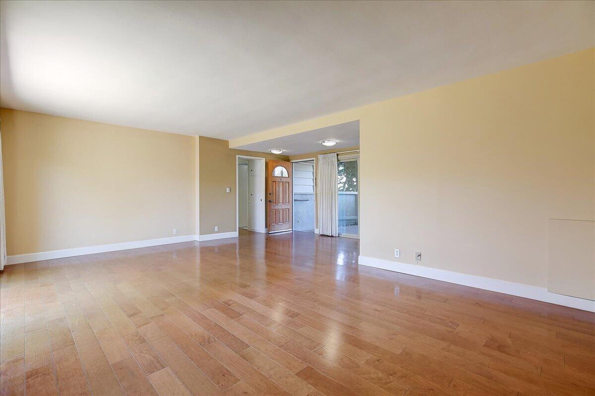 301 Moreton Bay Lane Unit 2