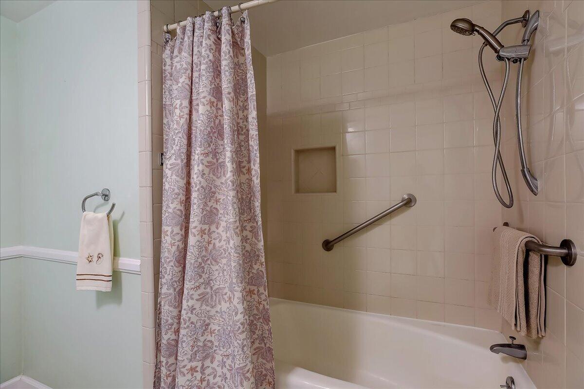 301 Moreton Bay Lane Unit 2