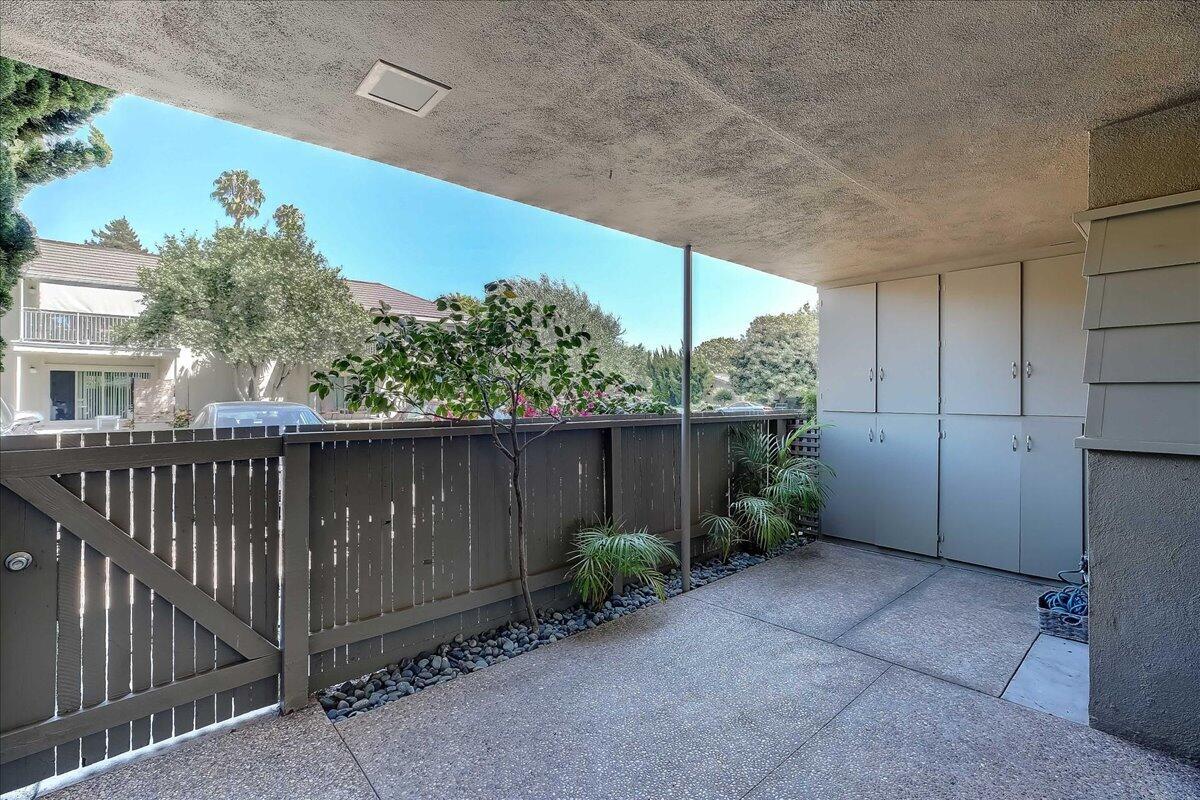 301 Moreton Bay Lane Unit 2