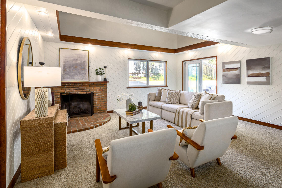 215 Hillview Drive