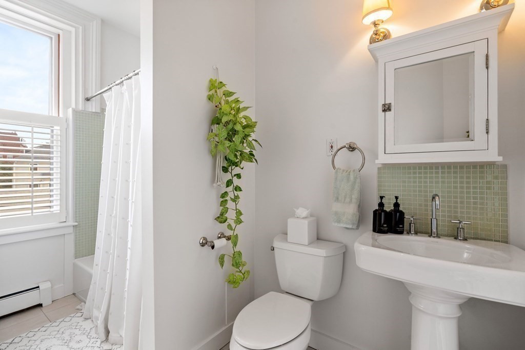 59 Warren Street Unit: 4