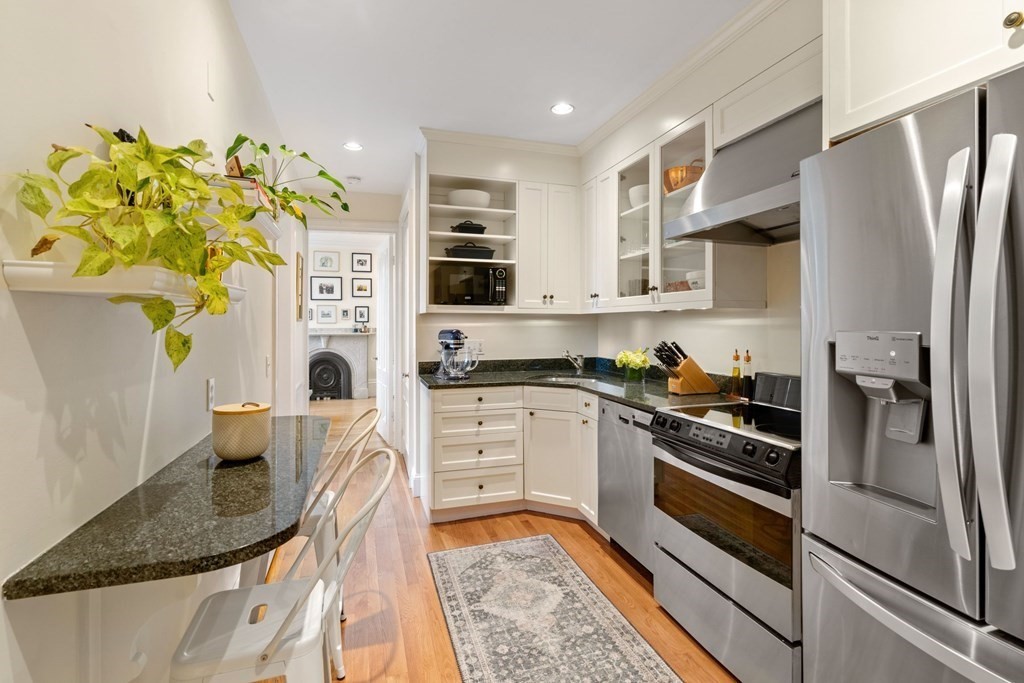 59 Warren Street Unit: 4