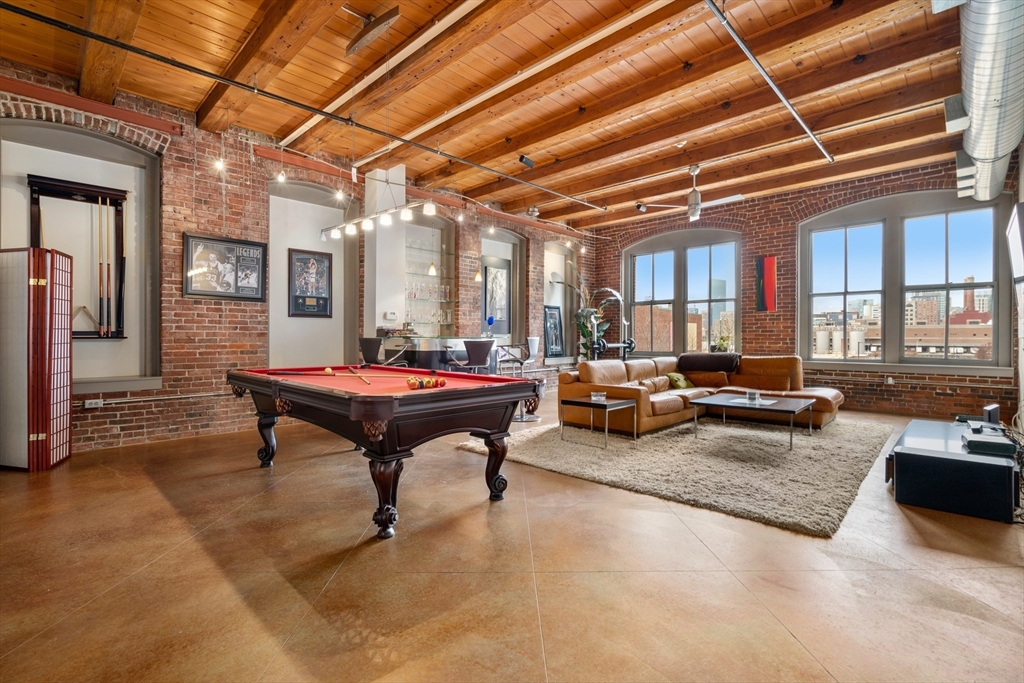 35 Channel Center St # 305A