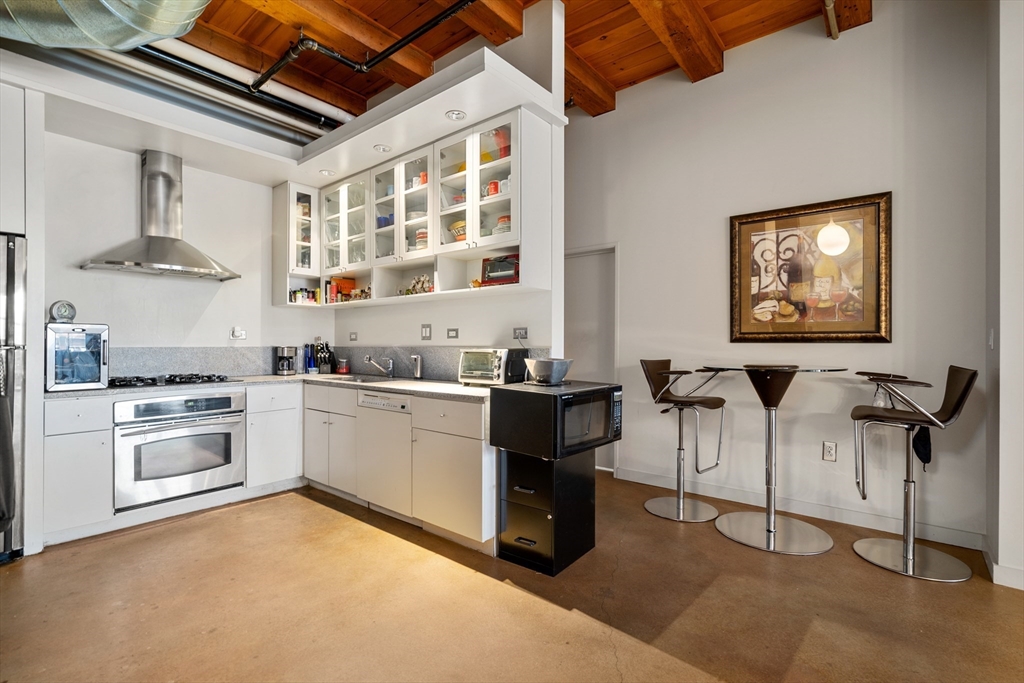 35 Channel Center St # 305A