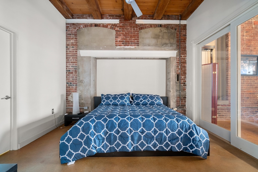 35 Channel Center St # 305A