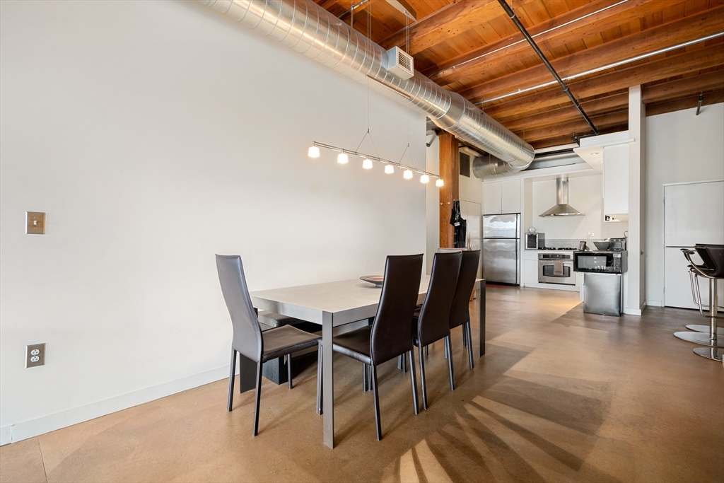 35 Channel Center St # 305A