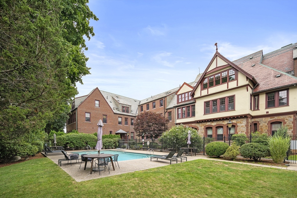 456 Belmont Street # 19