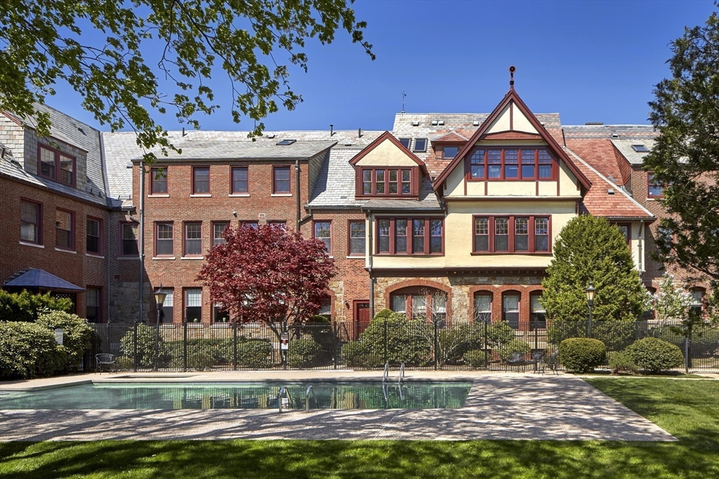 456 Belmont Street # 19