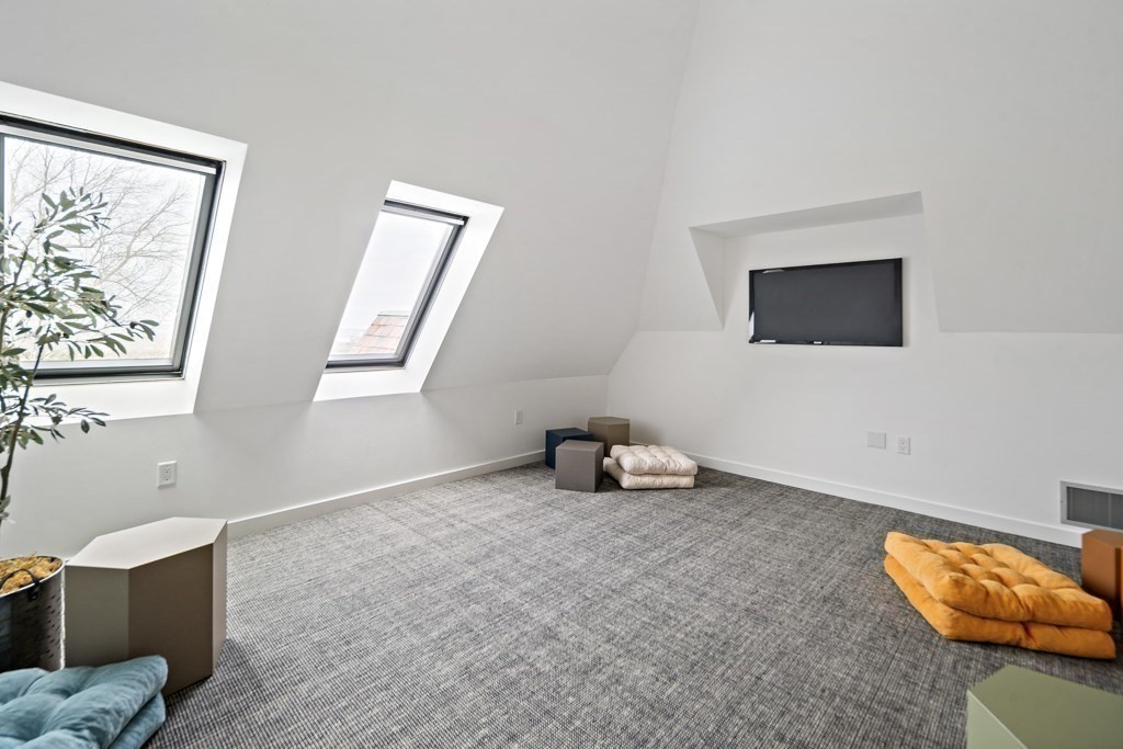 456 Belmont Street # 19