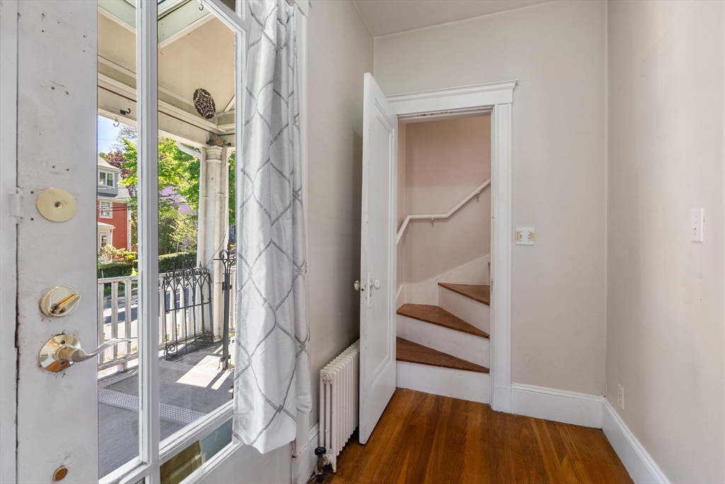 19 Oakland Ave