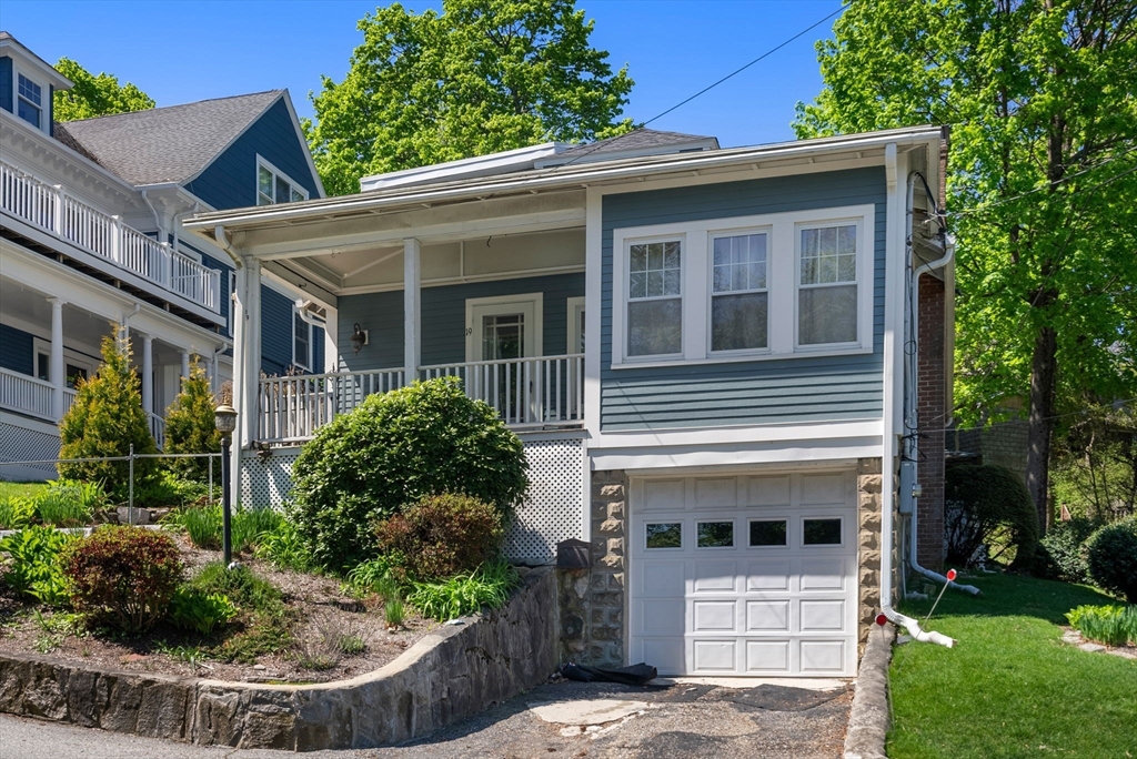 19 Oakland Ave