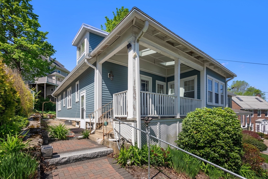 19 Oakland Ave