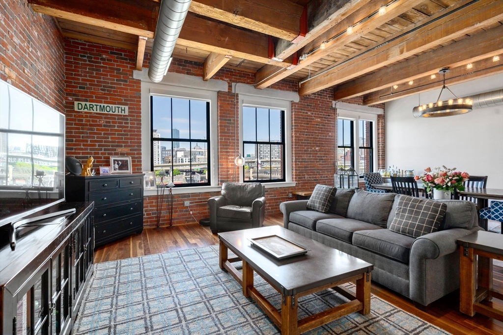 9 W Broadway # 512