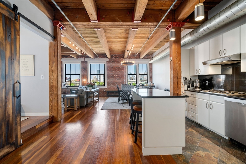 9 W Broadway # 512