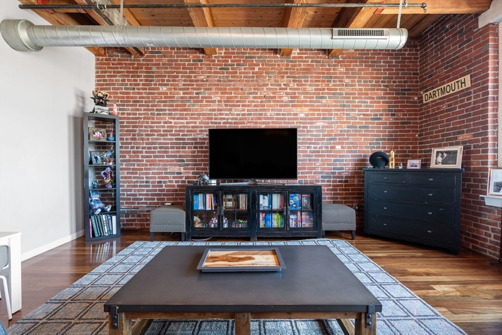 9 W Broadway # 512