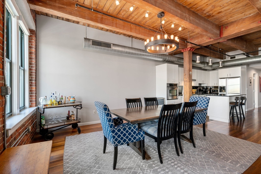 9 W Broadway # 512