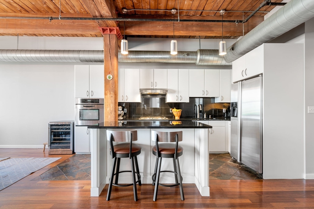 9 W Broadway # 512