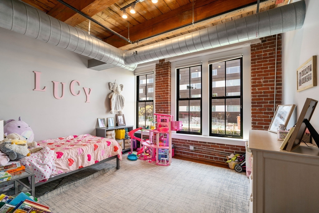 9 W Broadway # 512