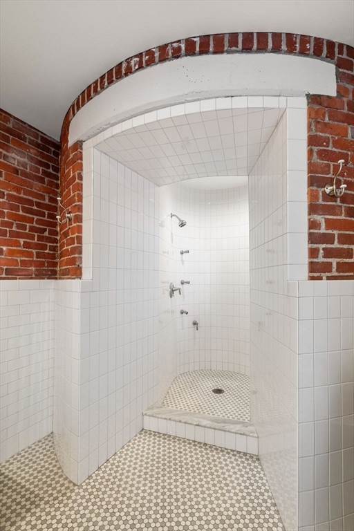 9 W Broadway # 512