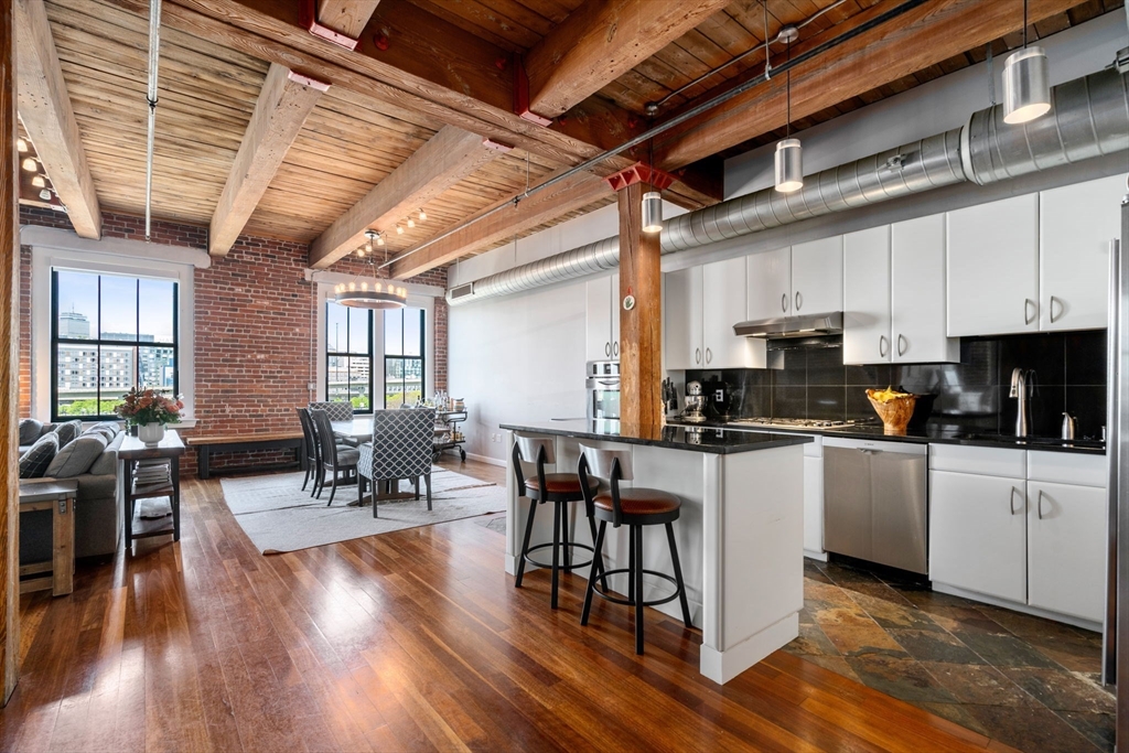 9 W Broadway # 512