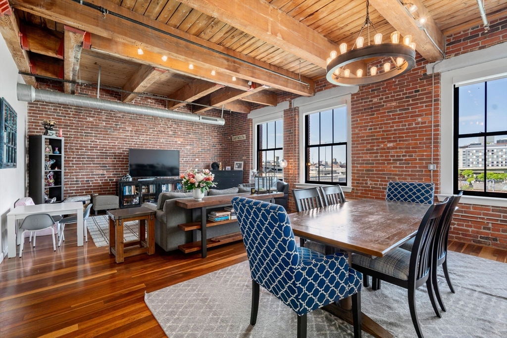 9 W Broadway # 512