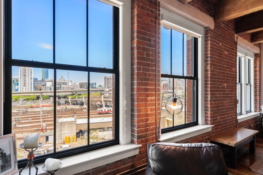 9 W Broadway # 512