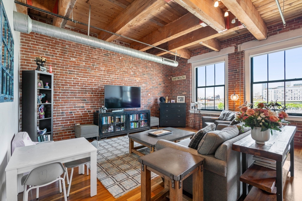 9 W Broadway # 512