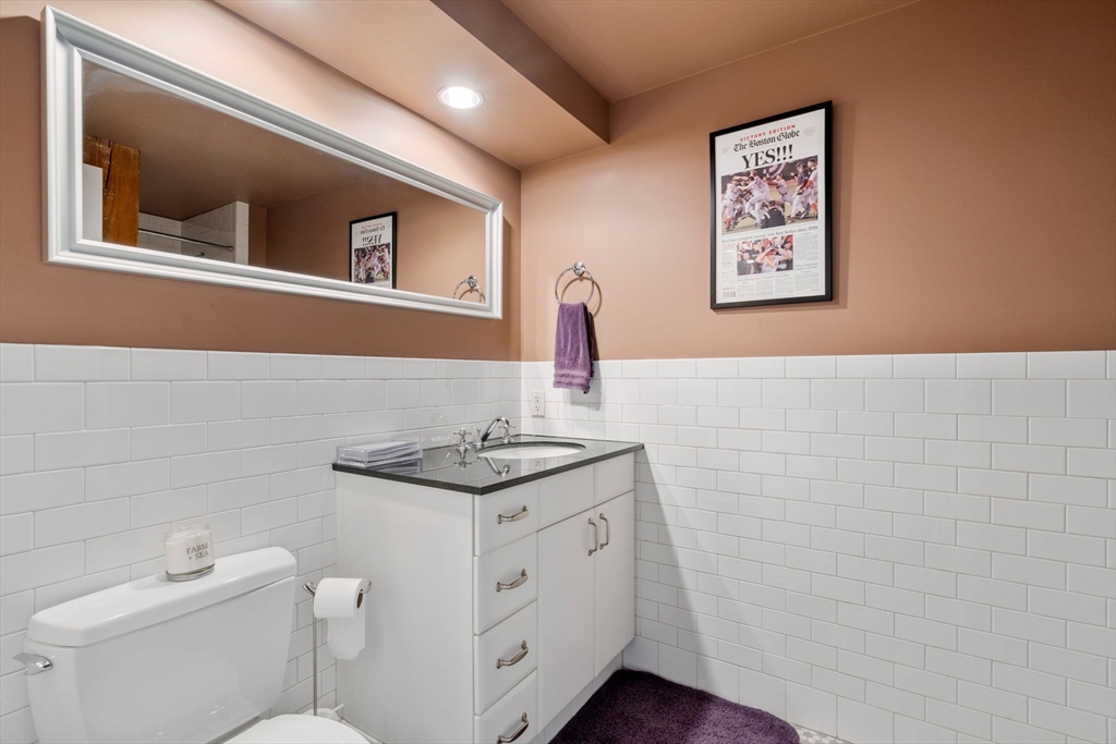 9 W Broadway # 512