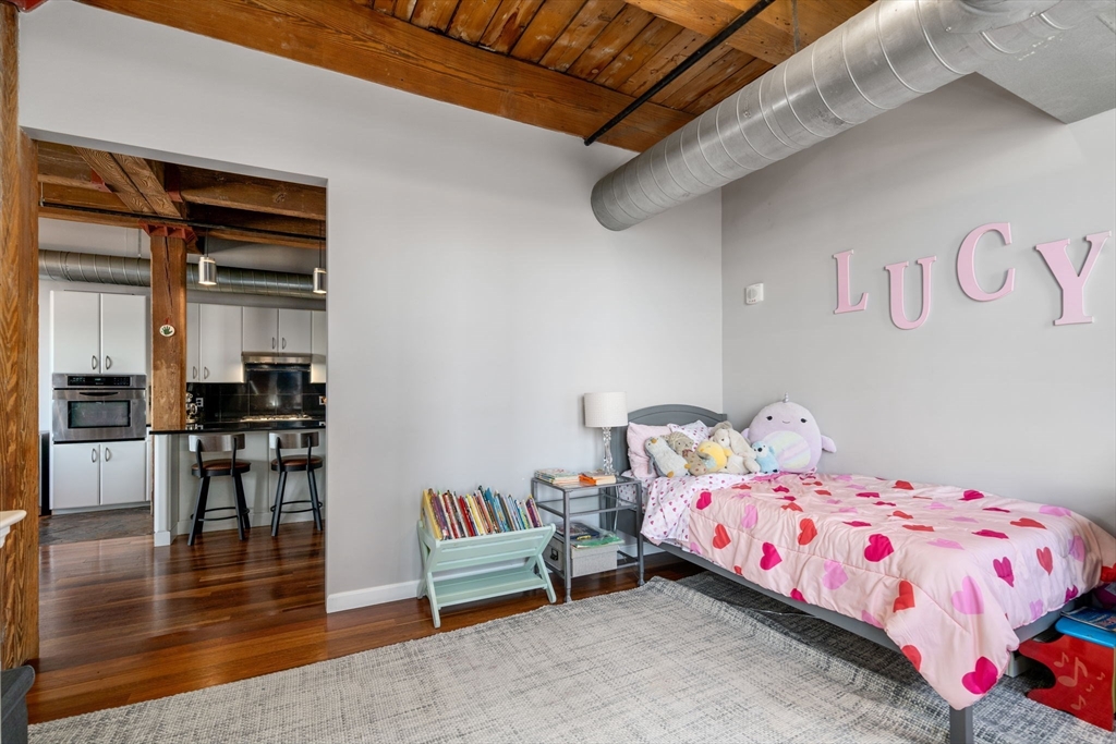 9 W Broadway # 512