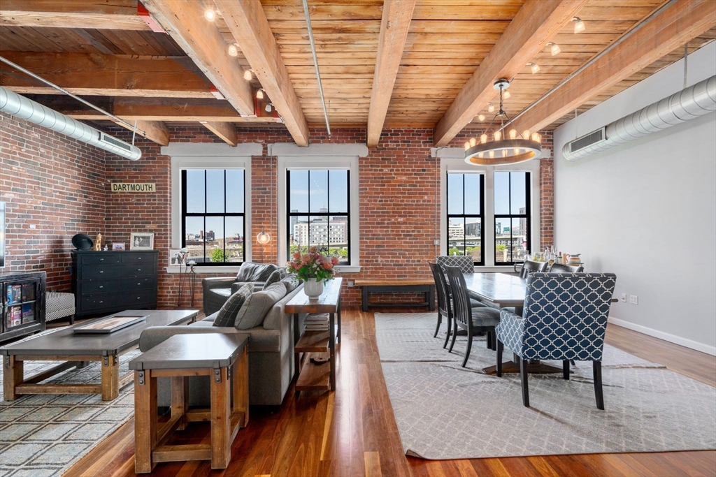 9 W Broadway # 512