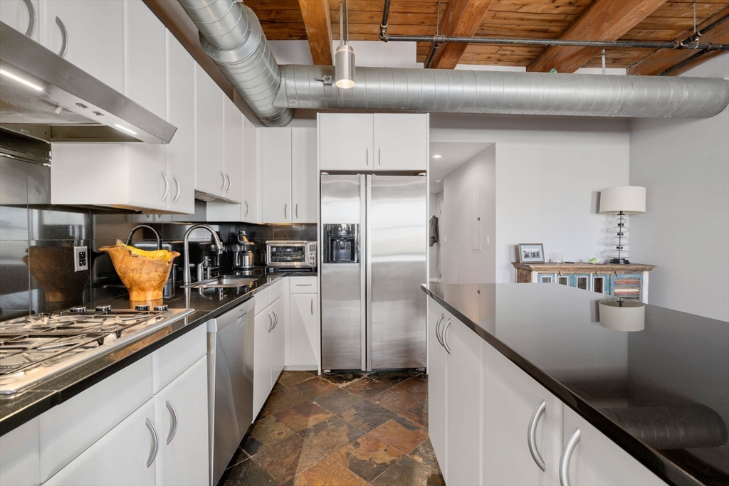 9 W Broadway # 512