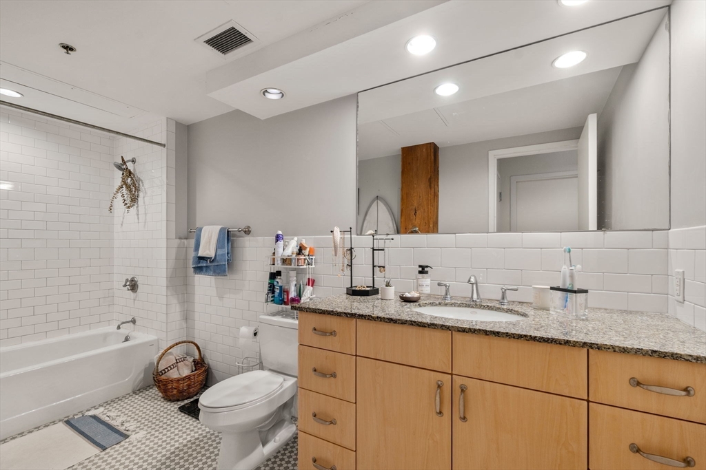 9 W Broadway # 317