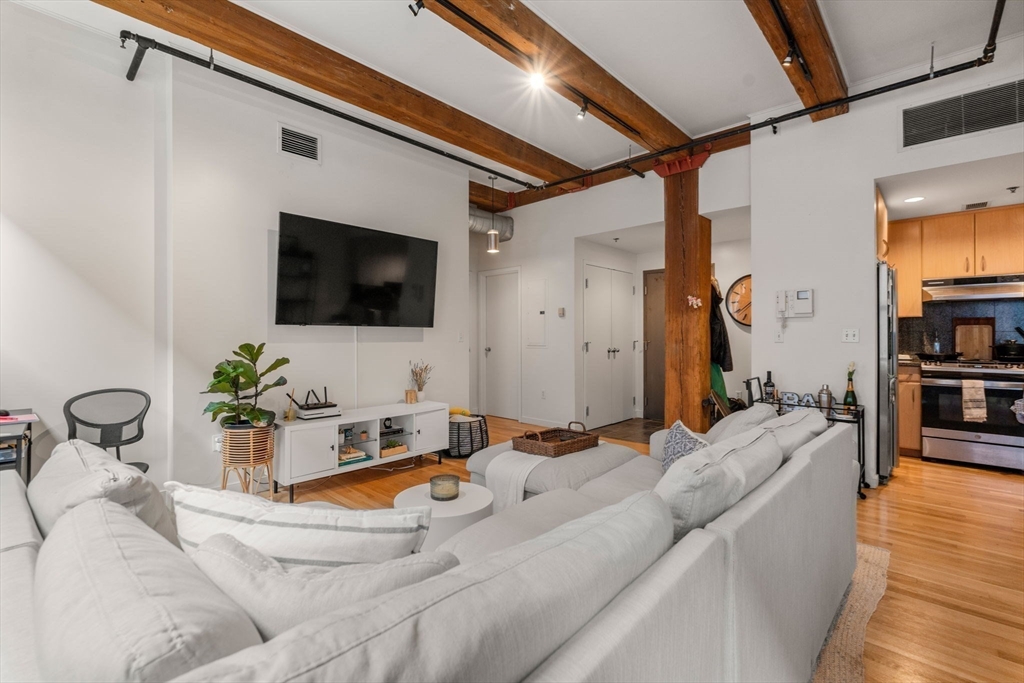 9 W Broadway # 317