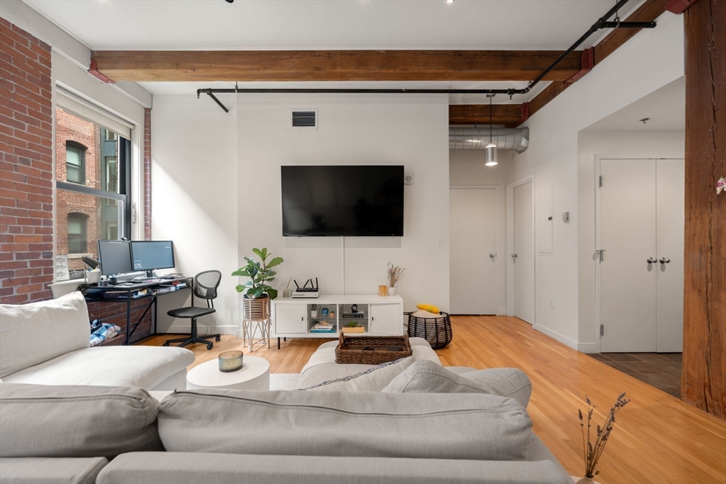 9 W Broadway # 317