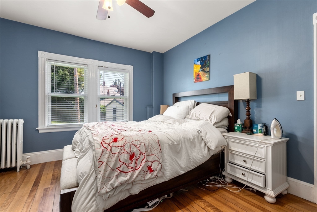27 Siren St # 1